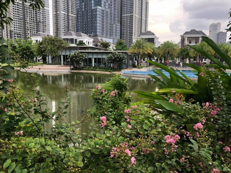 Homes By Christine - Vinhomes Central Park Ho-Chi-Minh-Stadt Exterior foto